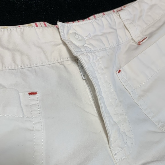 Women's Juniors Old Navy White with Red Trim Detail Cotton Shorts Size 1 - Picture 7 of 10